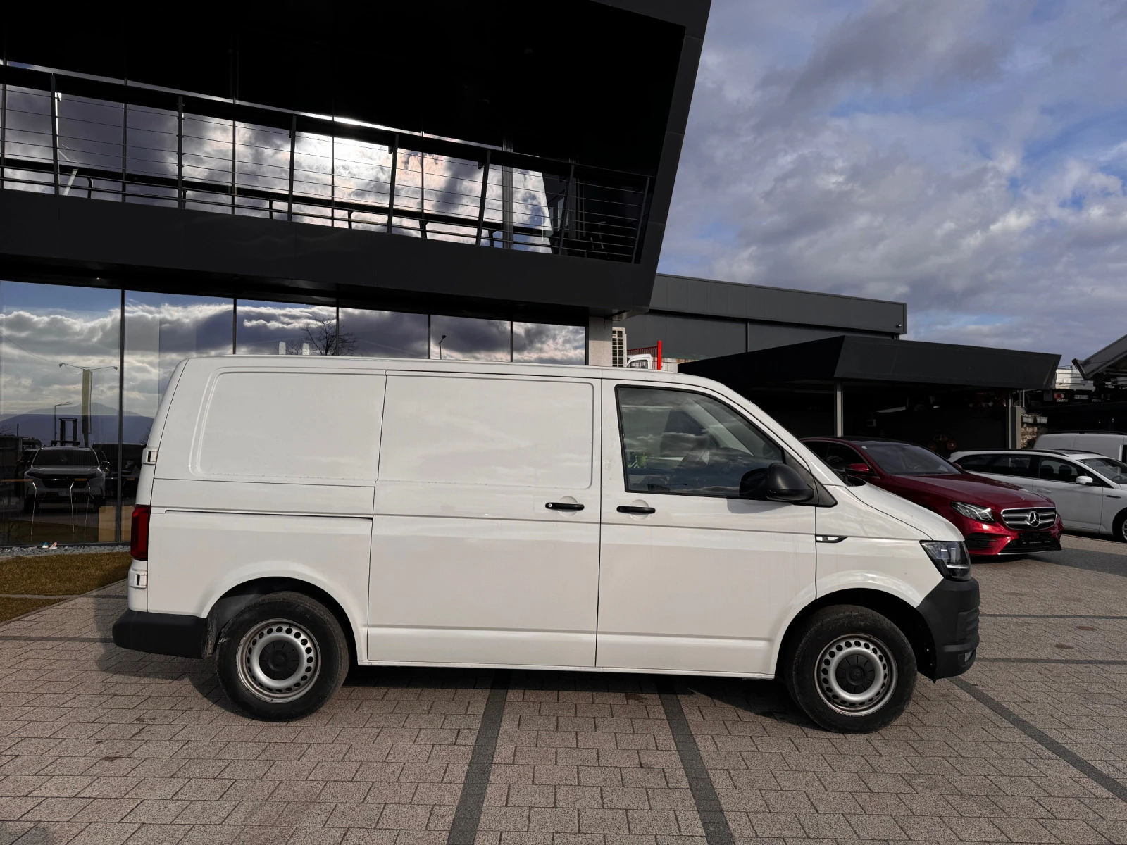 VW T6 2.0TDI Euro 6 2хКлима  - изображение 8