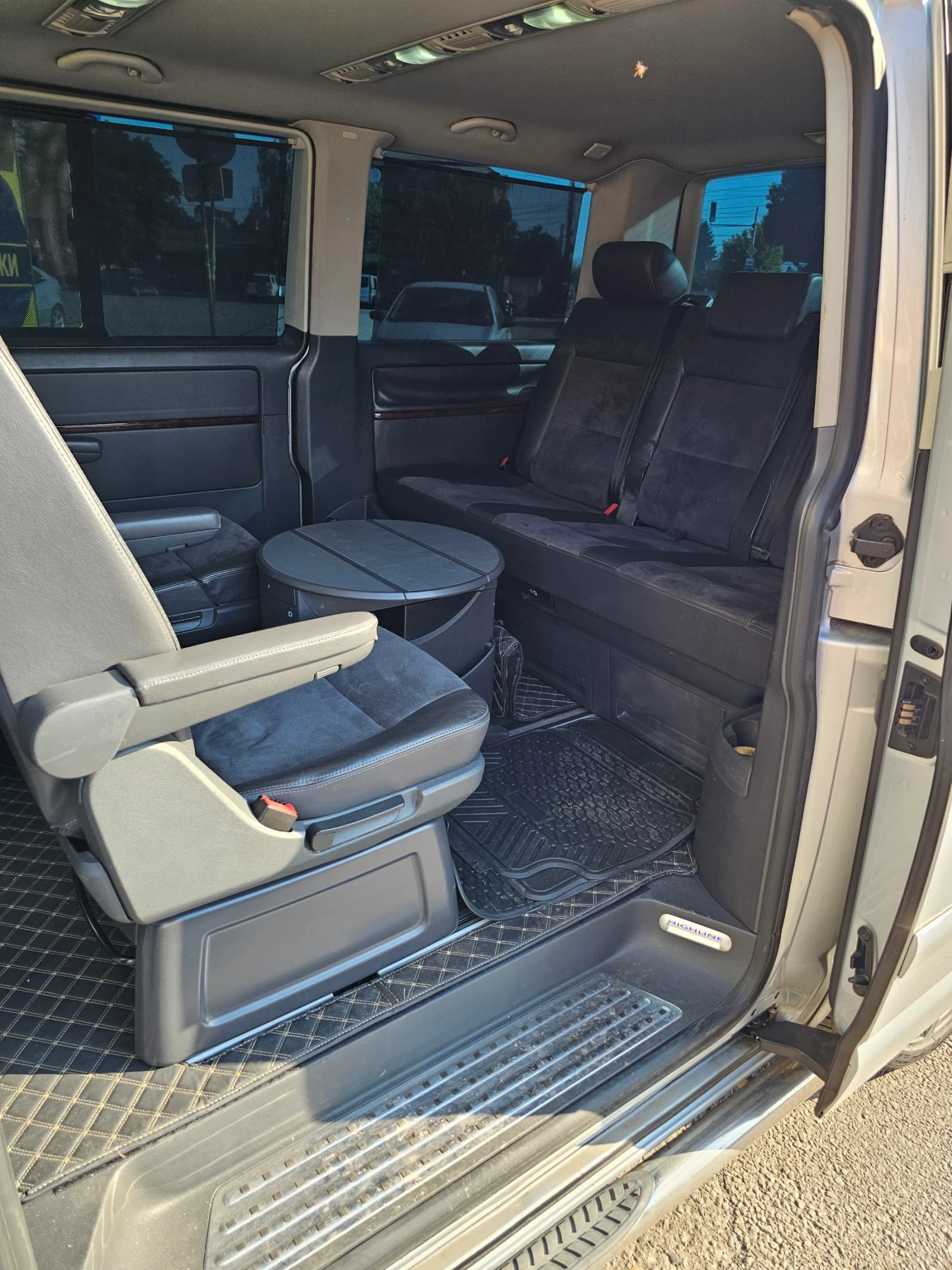 VW Multivan, снимка 17 - Бусове и автобуси - 55080549