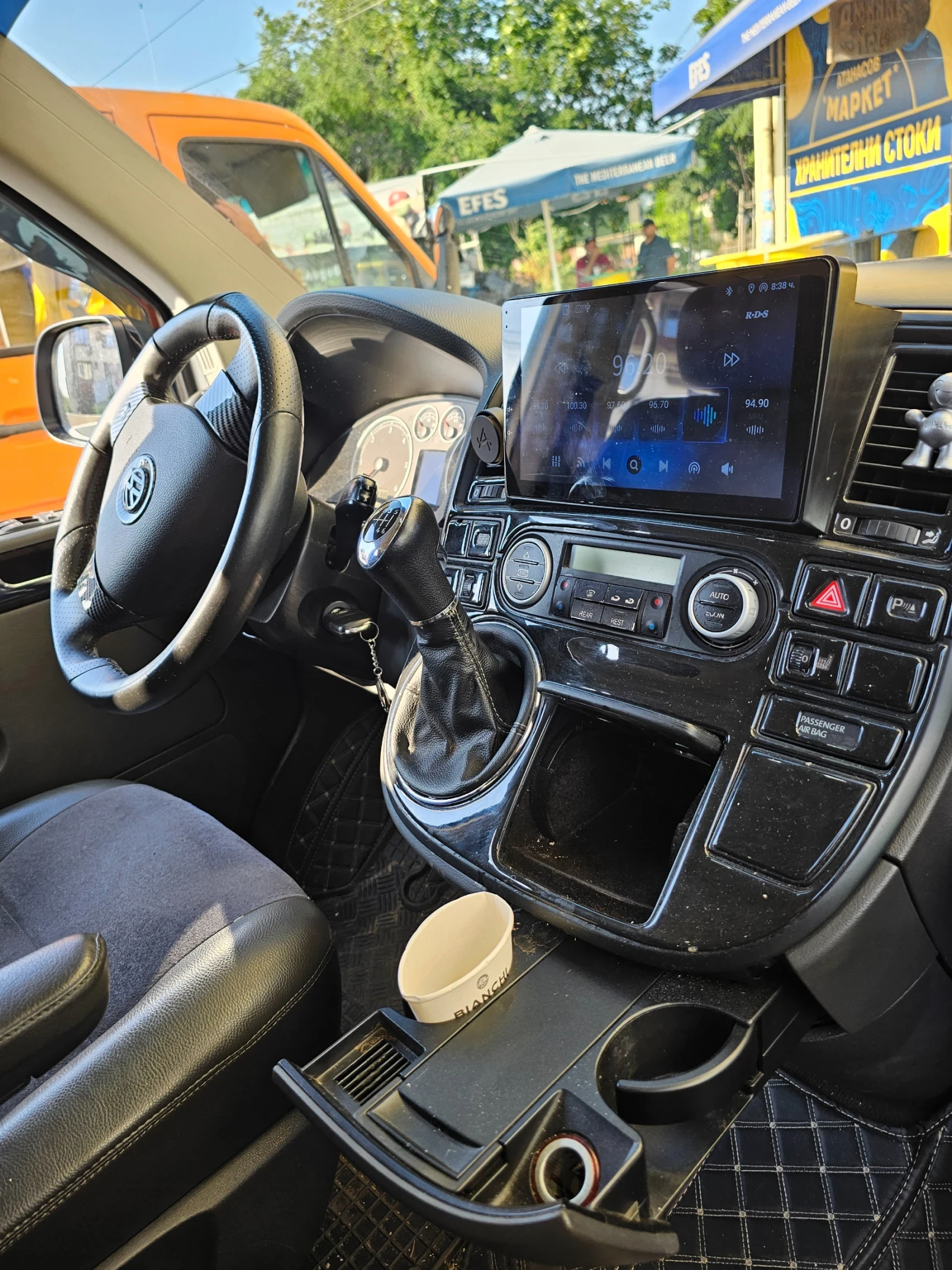 VW Multivan, снимка 16 - Бусове и автобуси - 55080549