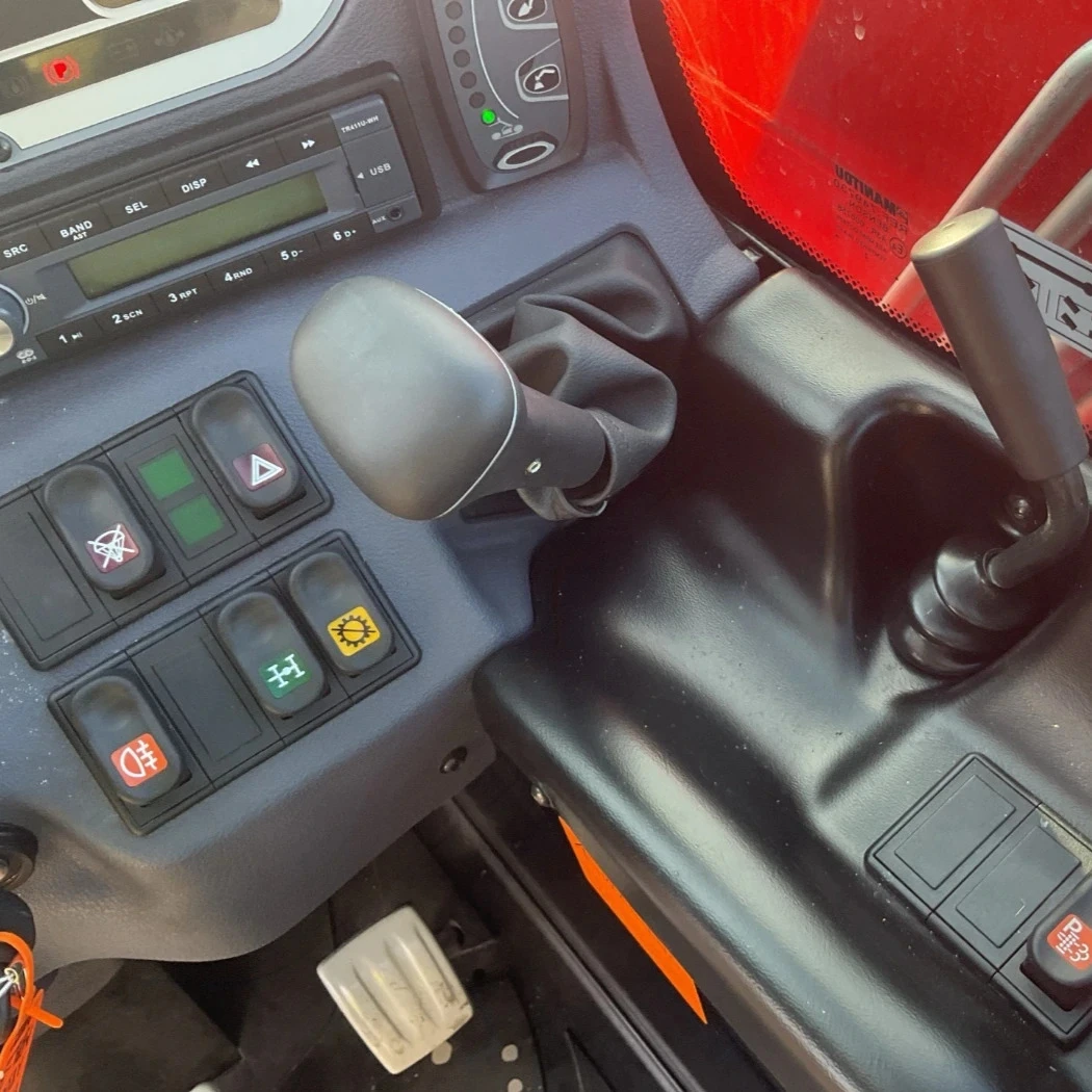 Телескопични товарачи Manitou MT733 Easy Comfort - изображение 9