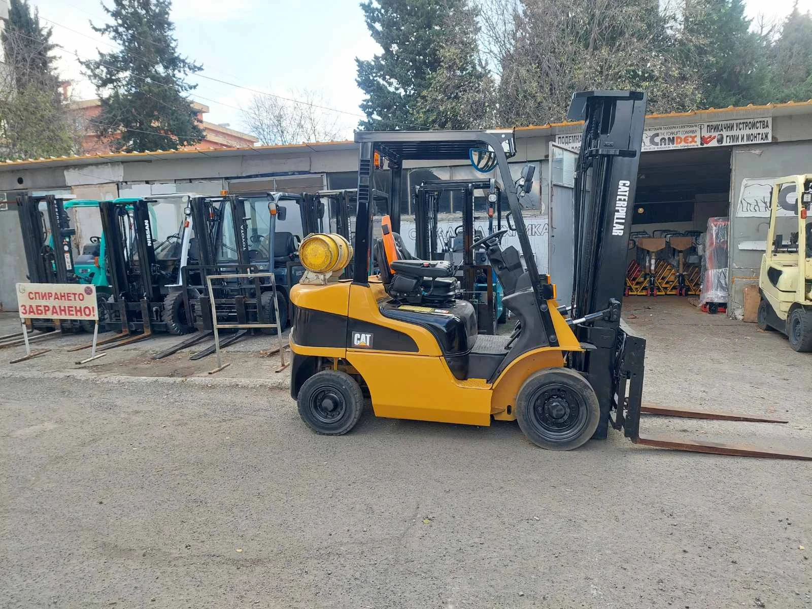 ������� Cat nissan K25 | Mobile.bg � ����������� 1