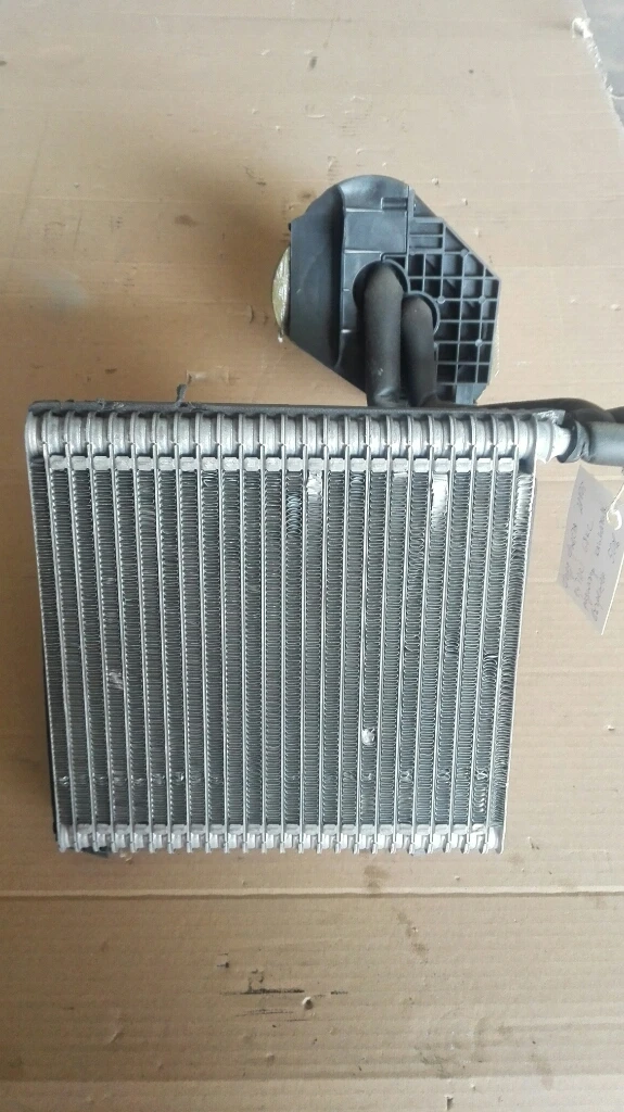 Радиатор климатик вътрешен Форд Фиеста 1,4тдци (3)