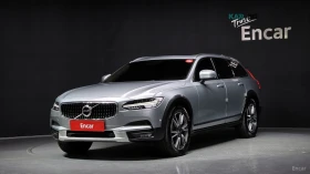 ������ Volvo V90