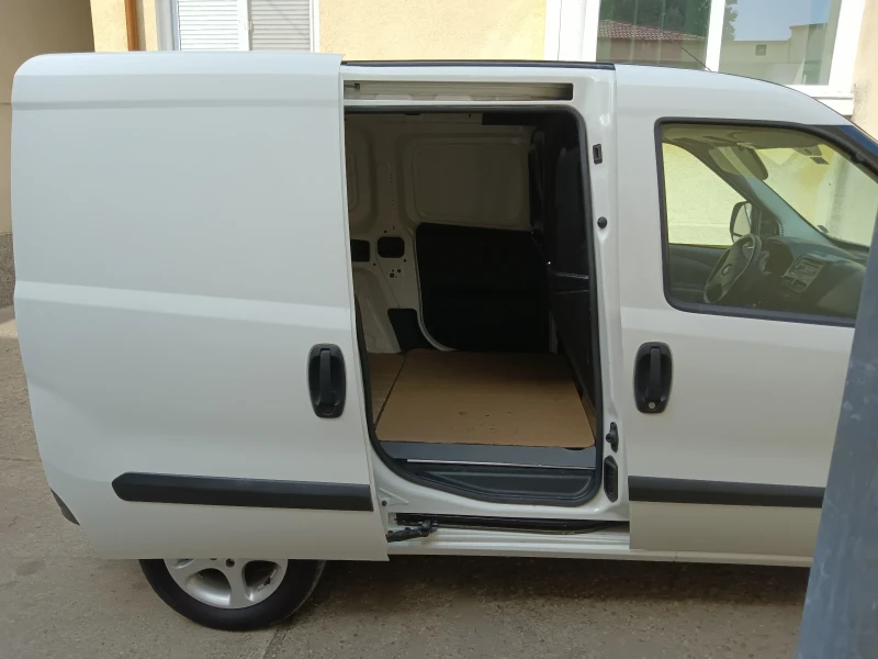 Opel Combo, снимка 8 - Автомобили и джипове - 47343701