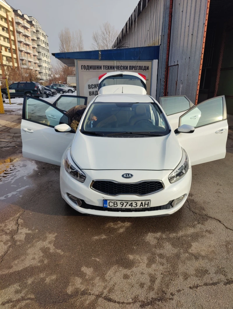 Kia Ceed, снимка 17 - Автомобили и джипове - 48757290