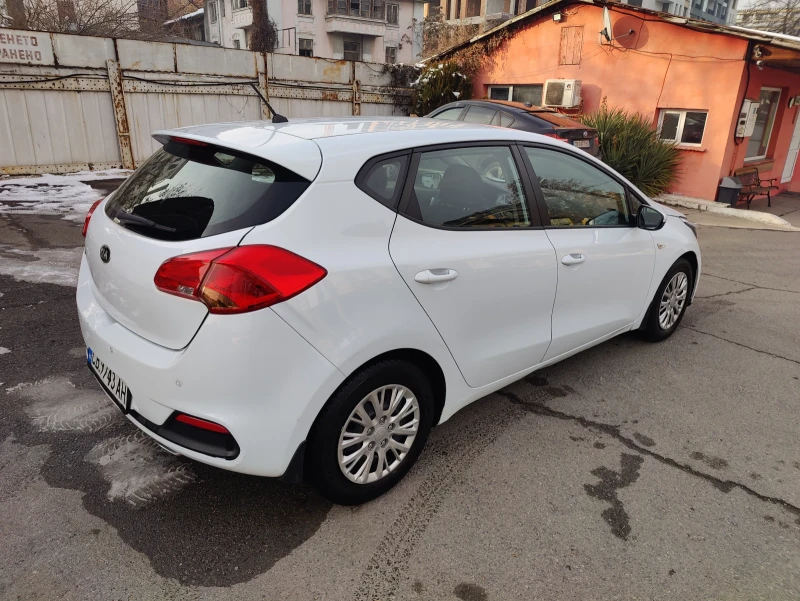 Kia Ceed, снимка 8 - Автомобили и джипове - 48757290