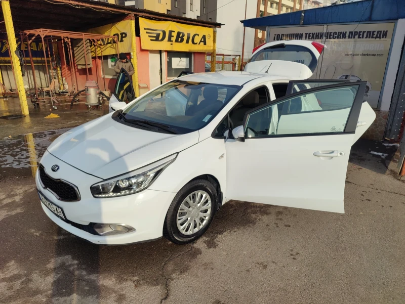 Kia Ceed, снимка 15 - Автомобили и джипове - 48757290