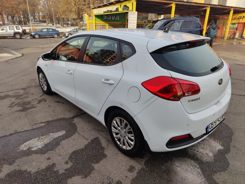 Kia Ceed, снимка 10 - Автомобили и джипове - 48757290