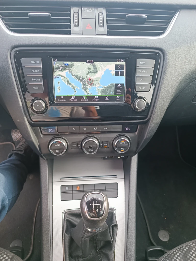 Skoda Octavia 1.6 TDI GREENLINE 2016 EURO 6B, снимка 12 - Автомобили и джипове - 50224005