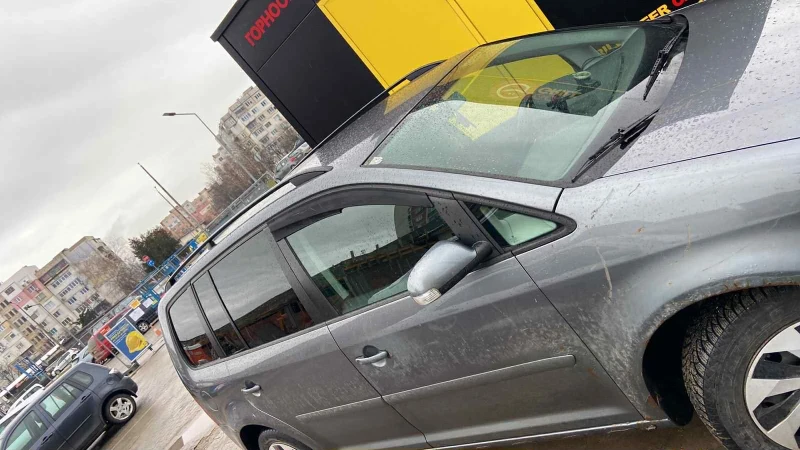 VW Touran, снимка 3 - Автомобили и джипове - 53444840