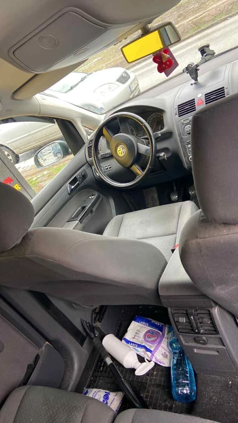 VW Touran, снимка 5 - Автомобили и джипове - 53444840
