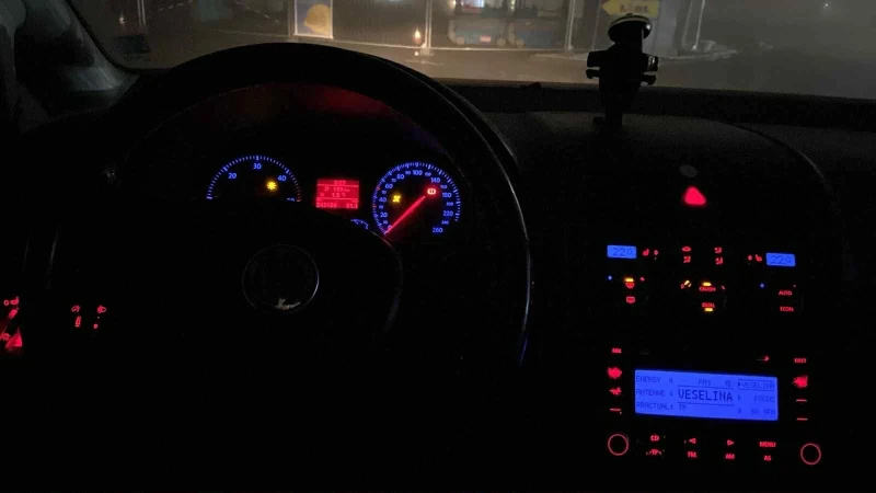 VW Touran, снимка 6 - Автомобили и джипове - 53444840