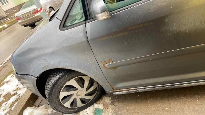 VW Touran, снимка 4 - Автомобили и джипове - 53444840