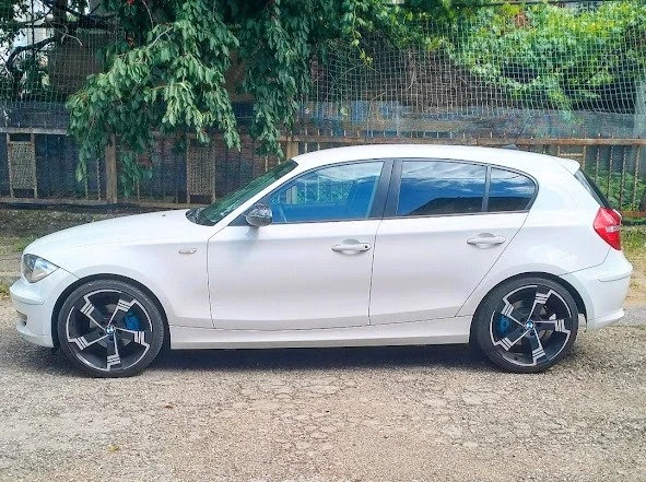 BMW 118 Facelift* Обслужена* Верига* Съединител, снимка 3 - Автомобили и джипове - 52775954