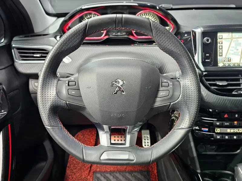 Peugeot 2008  1.5 Bluehdi Gt Line, снимка 13 - Автомобили и джипове - 56357165