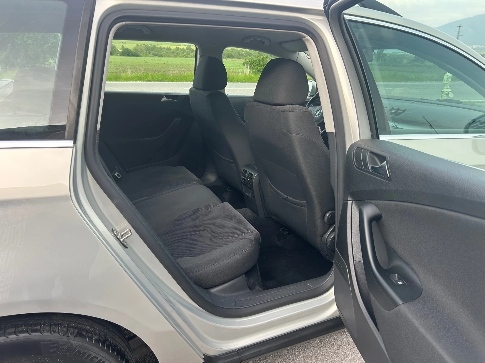 VW Passat 2.0TDI-CommonRail 4 Motion | Mobile.bg — изображение 12
