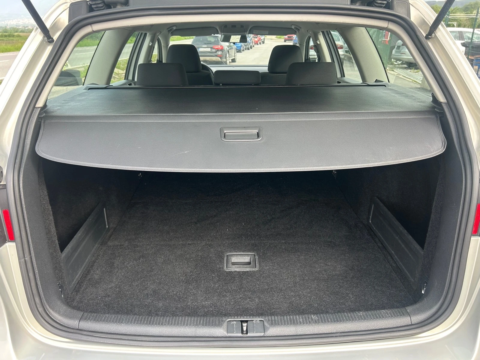 VW Passat 2.0TDI-CommonRail 4 Motion | Mobile.bg — изображение 16