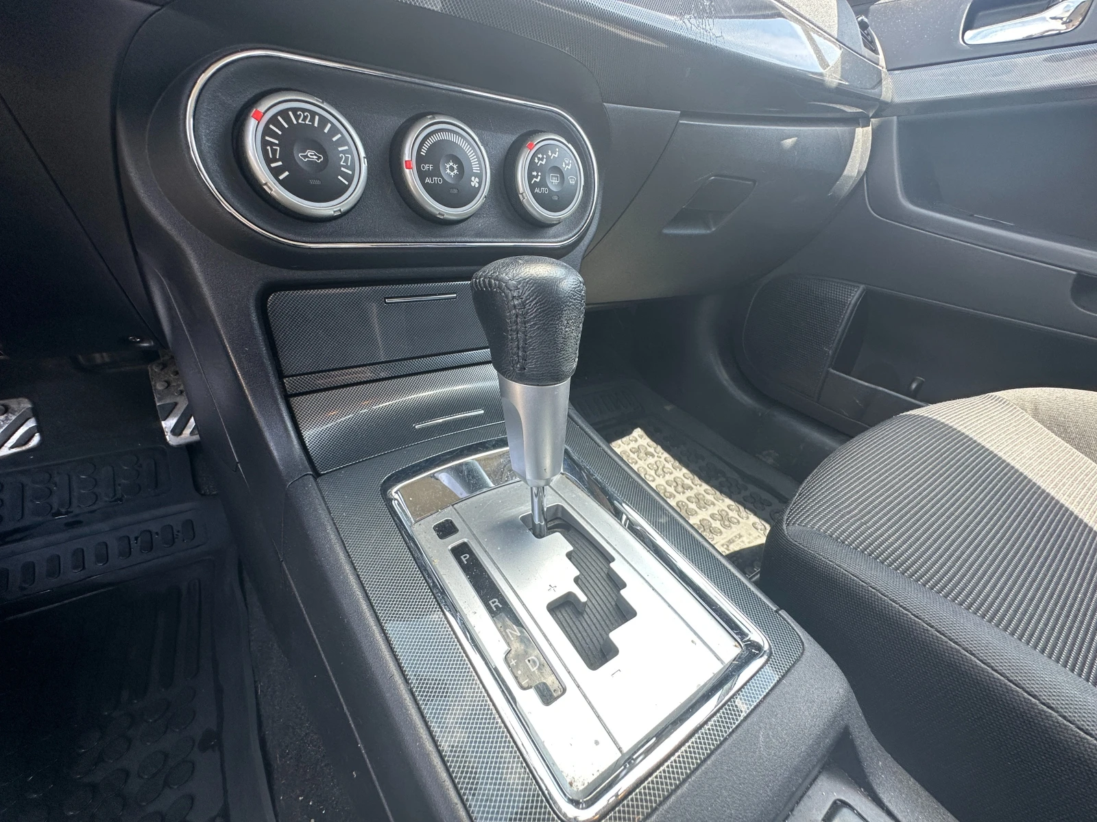 Mitsubishi Lancer 1.8 АВТОМАТИК ГАЗ - изображение 10
