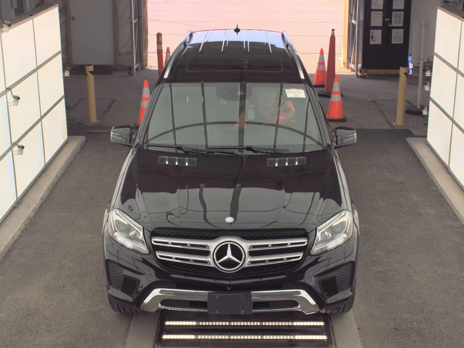 Mercedes-Benz GLS 450 4MATIC* Крайна цена до България - изображение 3