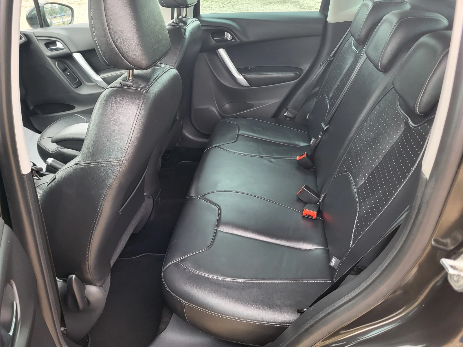 Citroen C3 1.4i EXCLUSIVE - изображение 10