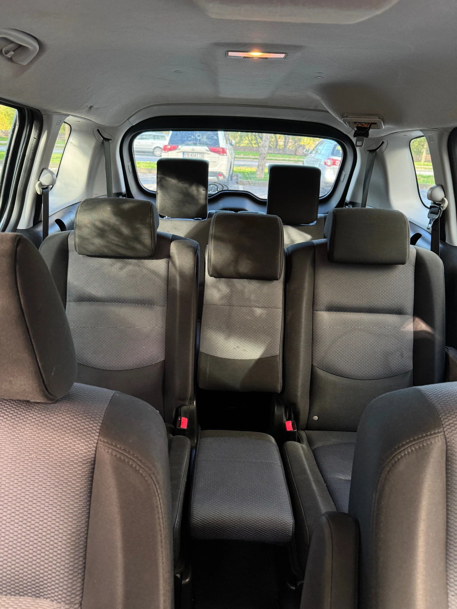 Mazda 5 2.0 143 КЛИМА/ПОДГРЕВ/7 МЕСТНО  | Mobile.bg — изображение 9