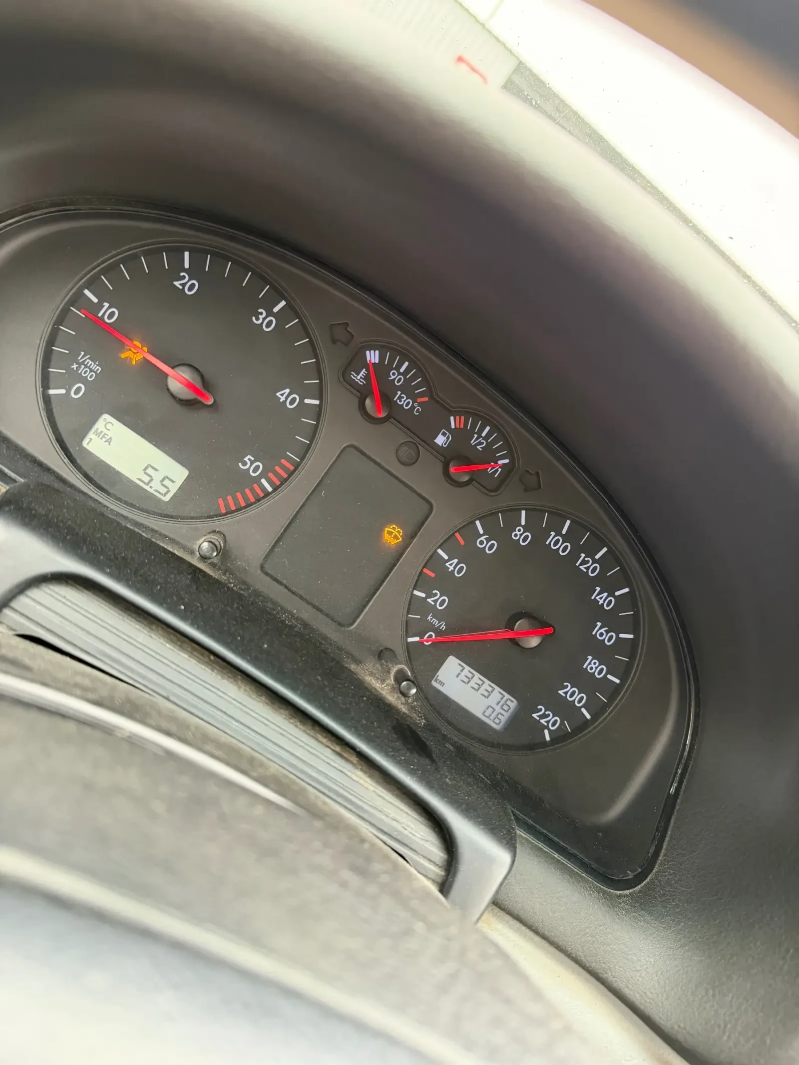 VW Passat 1.9 TDI 110 p.s B5;КЛИМАТРОНИК;ЕДИН СОБСТВЕНИК , снимка 16 - Автомобили и джипове - 53936604