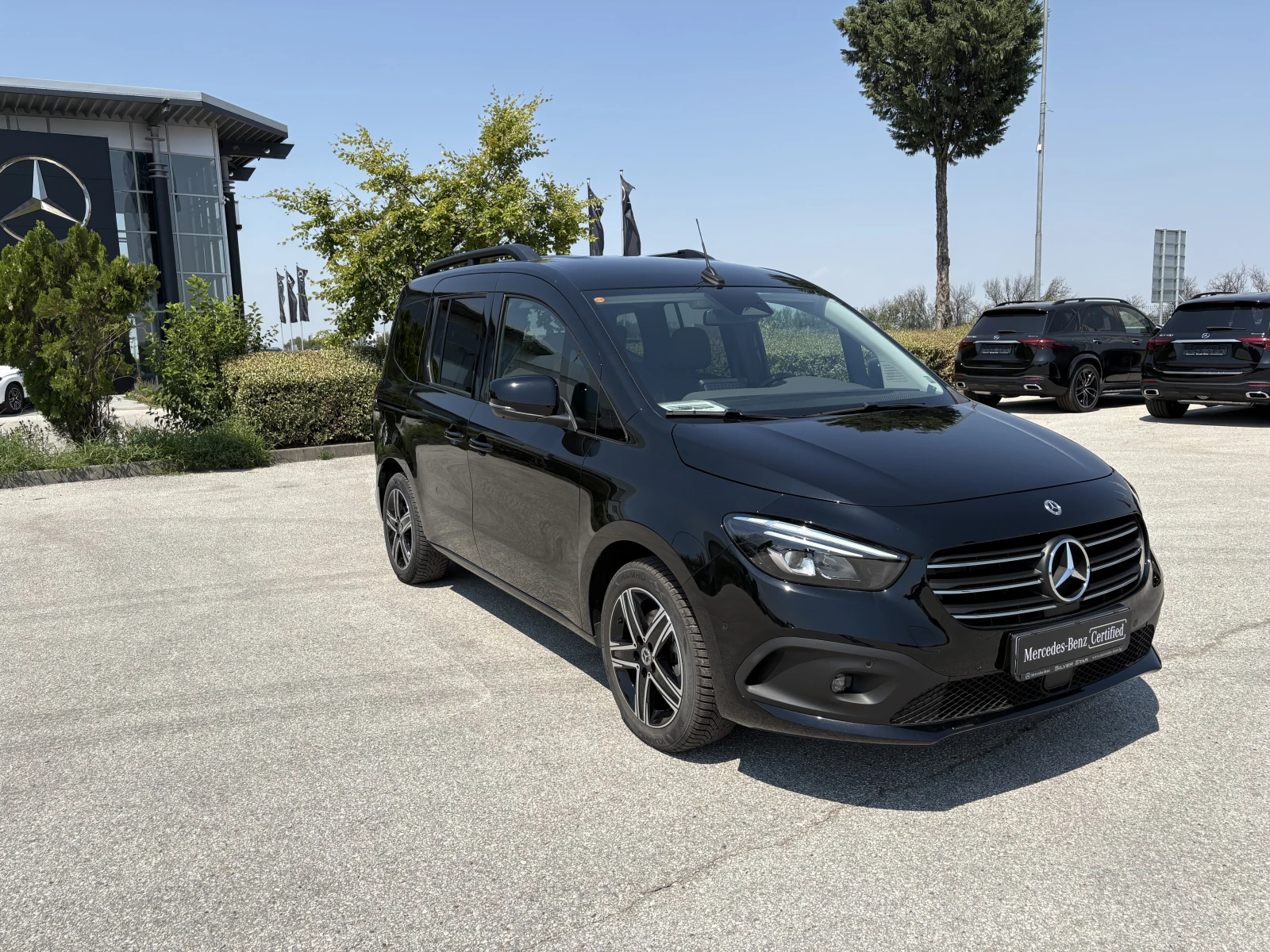 Mercedes-Benz T-класа 180d, снимка 3 - Автомобили и джипове - 54476854