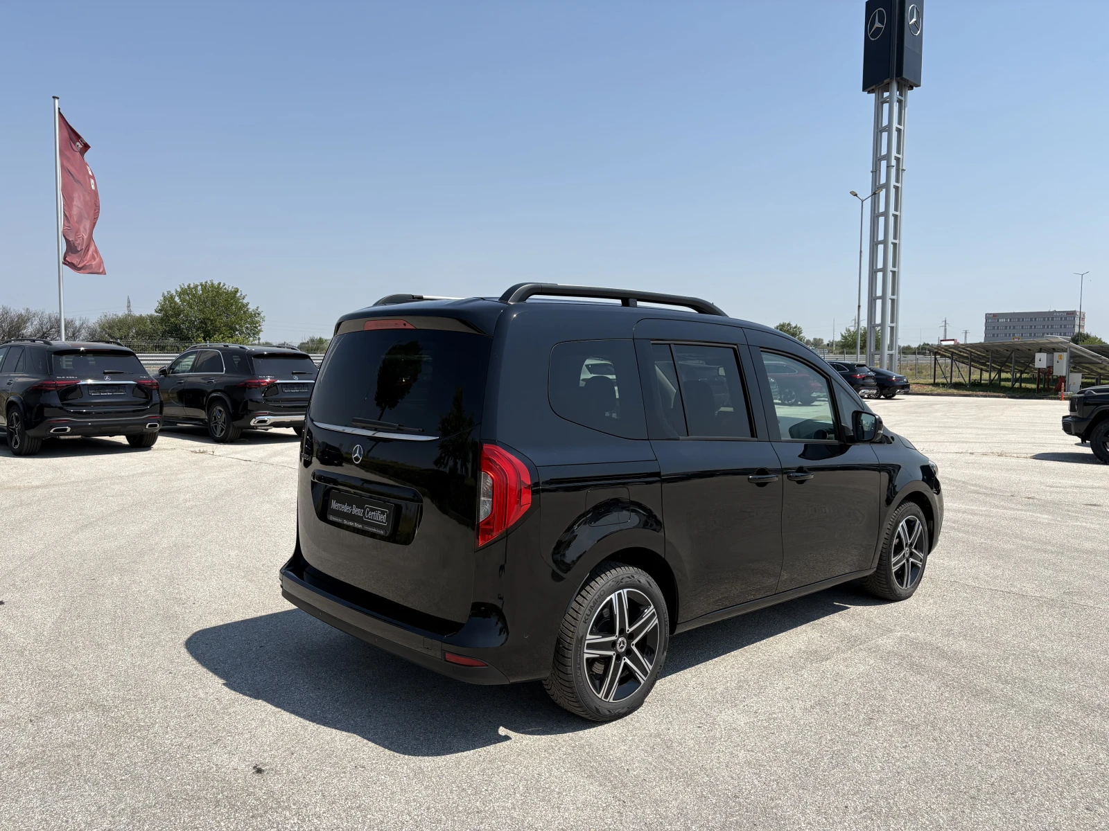 Mercedes-Benz T-класа 180d, снимка 4 - Автомобили и джипове - 54476854