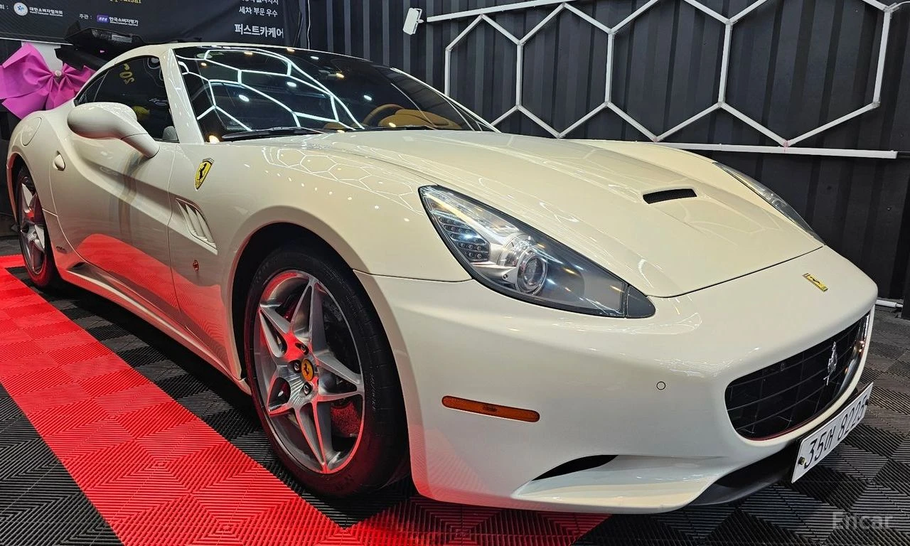 Ferrari California 4.3* V8* CABRIO, снимка 2 - Автомобили и джипове - 54609307