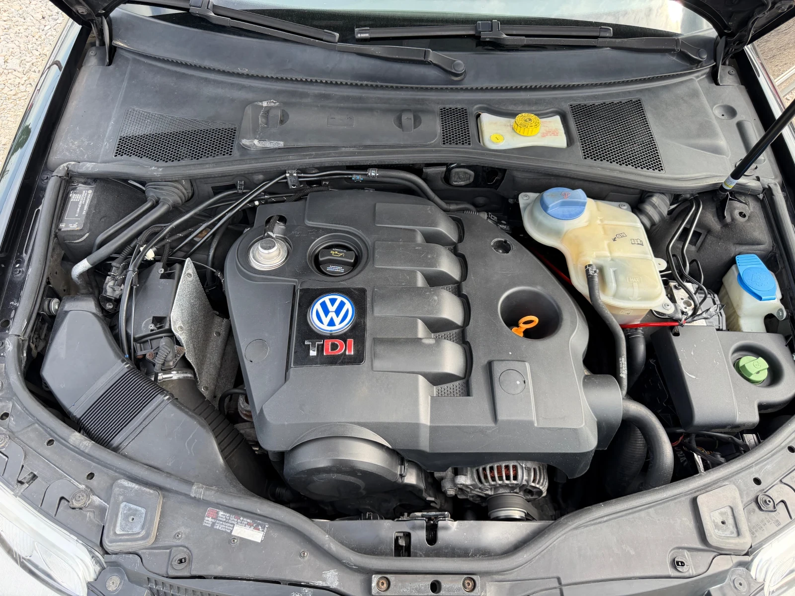 VW Passat 1.9TDI-131PS-HIGHLINE, снимка 14 - Автомобили и джипове - 54625258