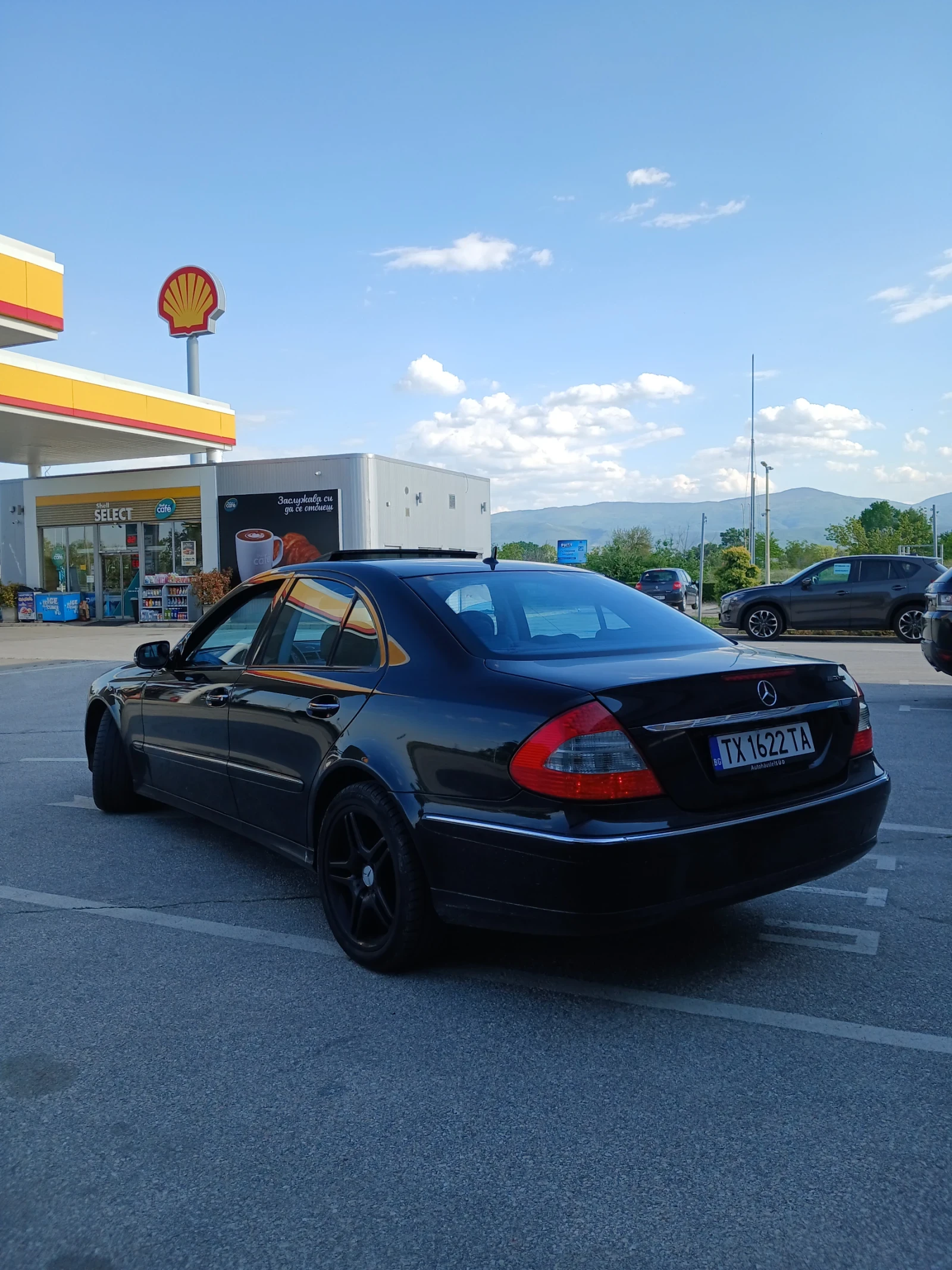 Mercedes-Benz E 320, снимка 3 - Автомобили и джипове - 54838701