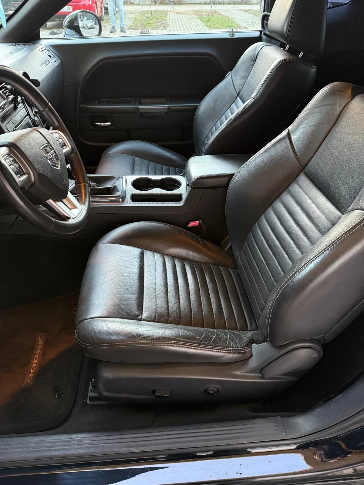 Dodge Challenger SRT, снимка 15 - Автомобили и джипове - 55273613