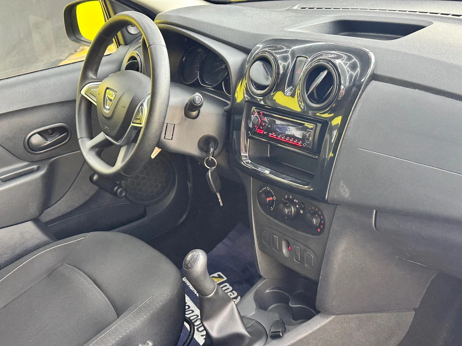 Dacia Sandero 100k km, снимка 8 - Автомобили и джипове - 55161824