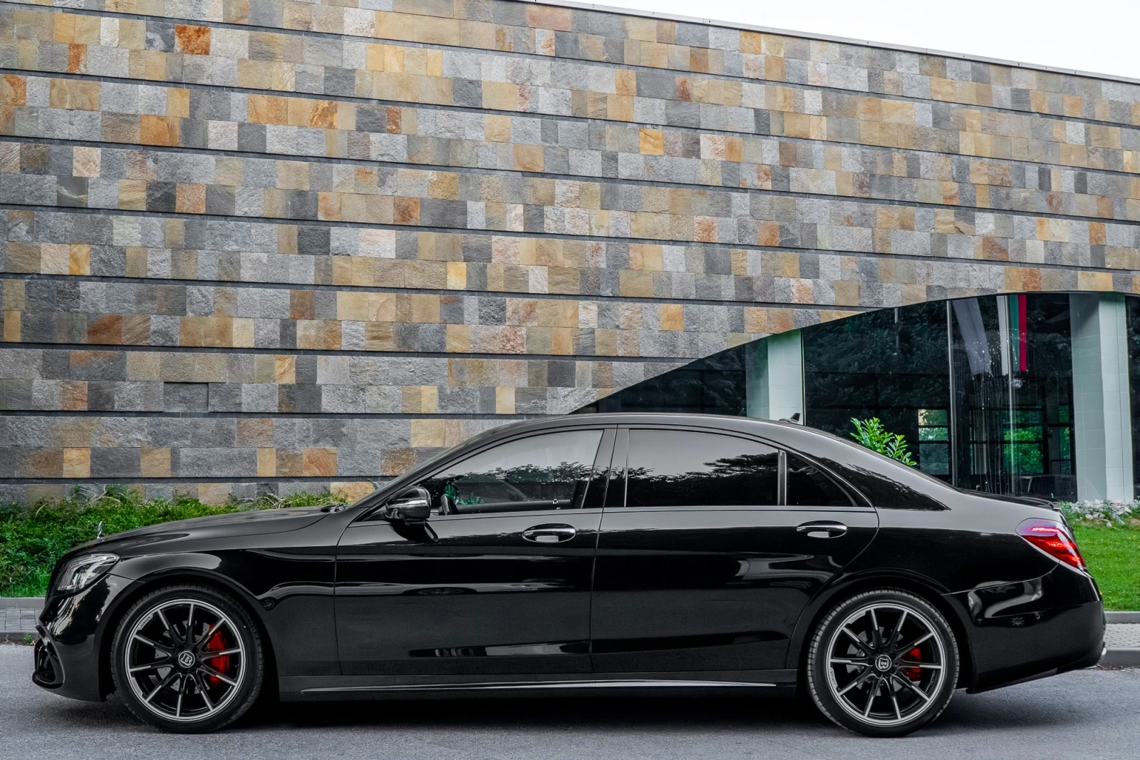 Mercedes-Benz S 350 d* 4MATIC* AMG* 9G* LONG* 3XTV* CARBON* MASSAGE, снимка 2 - Автомобили и джипове - 55450726