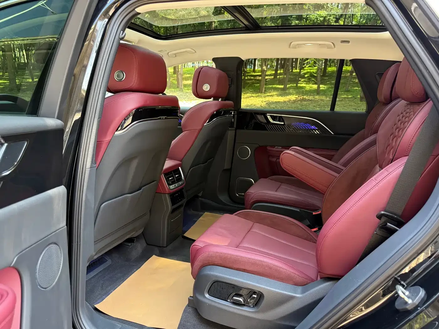 HongQi E-HS9 460km Flagship Comfort 6-seater* ���������* ������ | Mobile.bg � ����������� 10