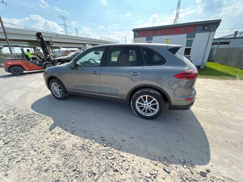 Porsche Cayenne, снимка 2 - Автомобили и джипове - 47540514