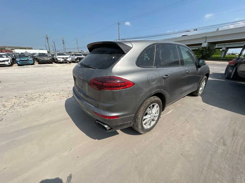 Porsche Cayenne, снимка 4 - Автомобили и джипове - 47540514