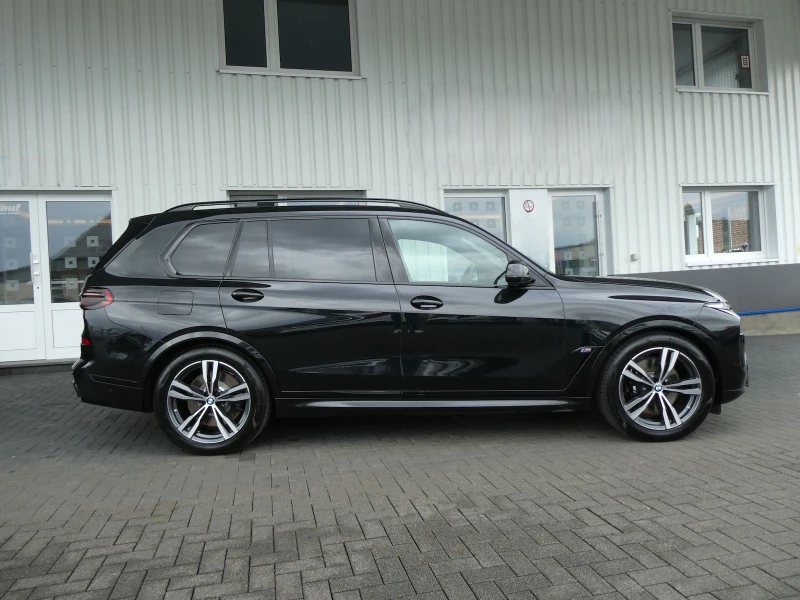 BMW X7 M60i/ FACELIFT/ SKY LOUNGE/ HEAD UP/ LIFT/ , снимка 6 - Автомобили и джипове - 48222470