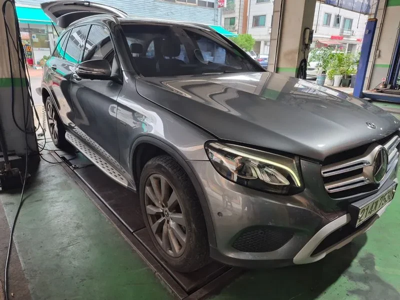 Mercedes-Benz GLC 350 E 4Matic Premium, снимка 4 - Автомобили и джипове - 55799669