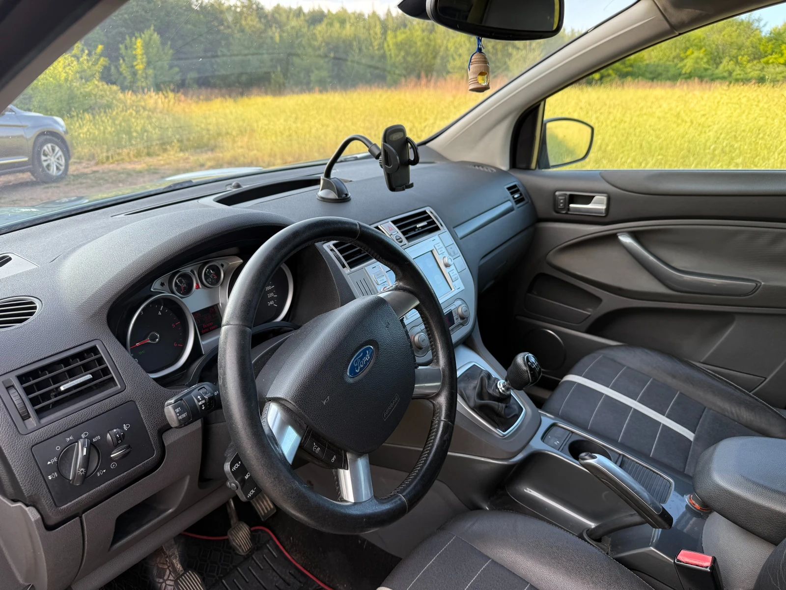 Ford Kuga  - изображение 7