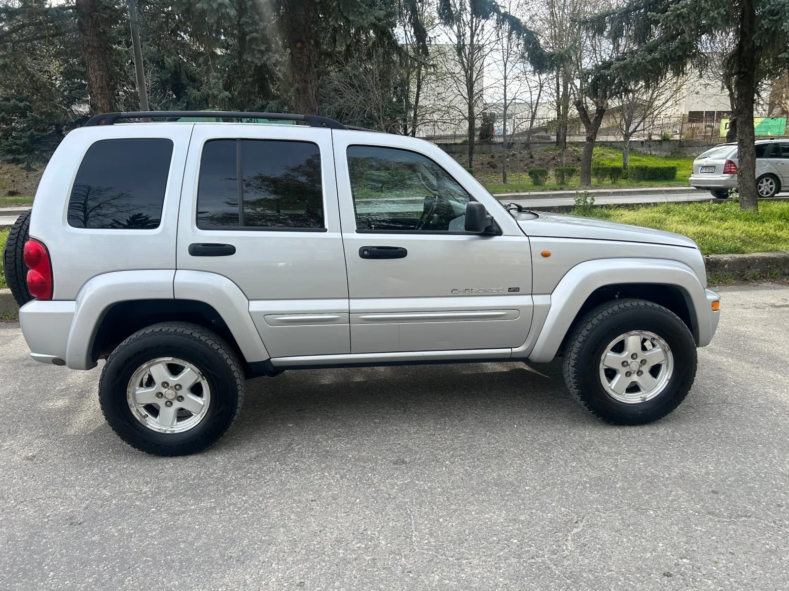 Jeep Cherokee 3.7 Limited Gaz, снимка 8 - Автомобили и джипове - 54161191
