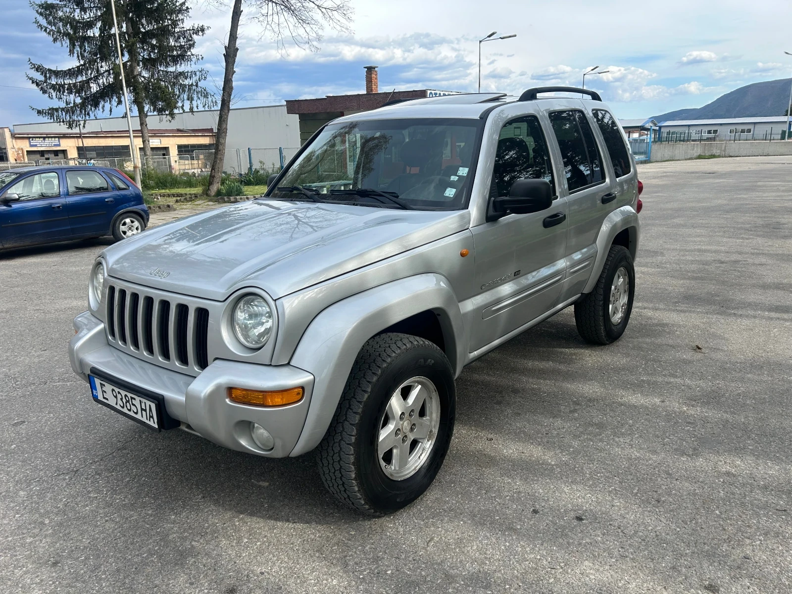 Jeep Cherokee 3.7 Limited Gaz, снимка 3 - Автомобили и джипове - 54161191