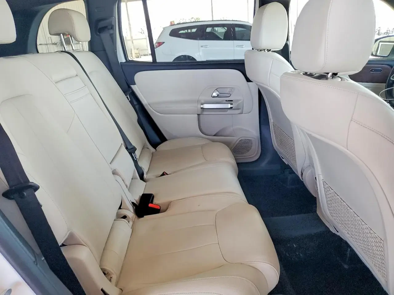 Mercedes-Benz GLB 250, снимка 10 - Автомобили и джипове - 54414836