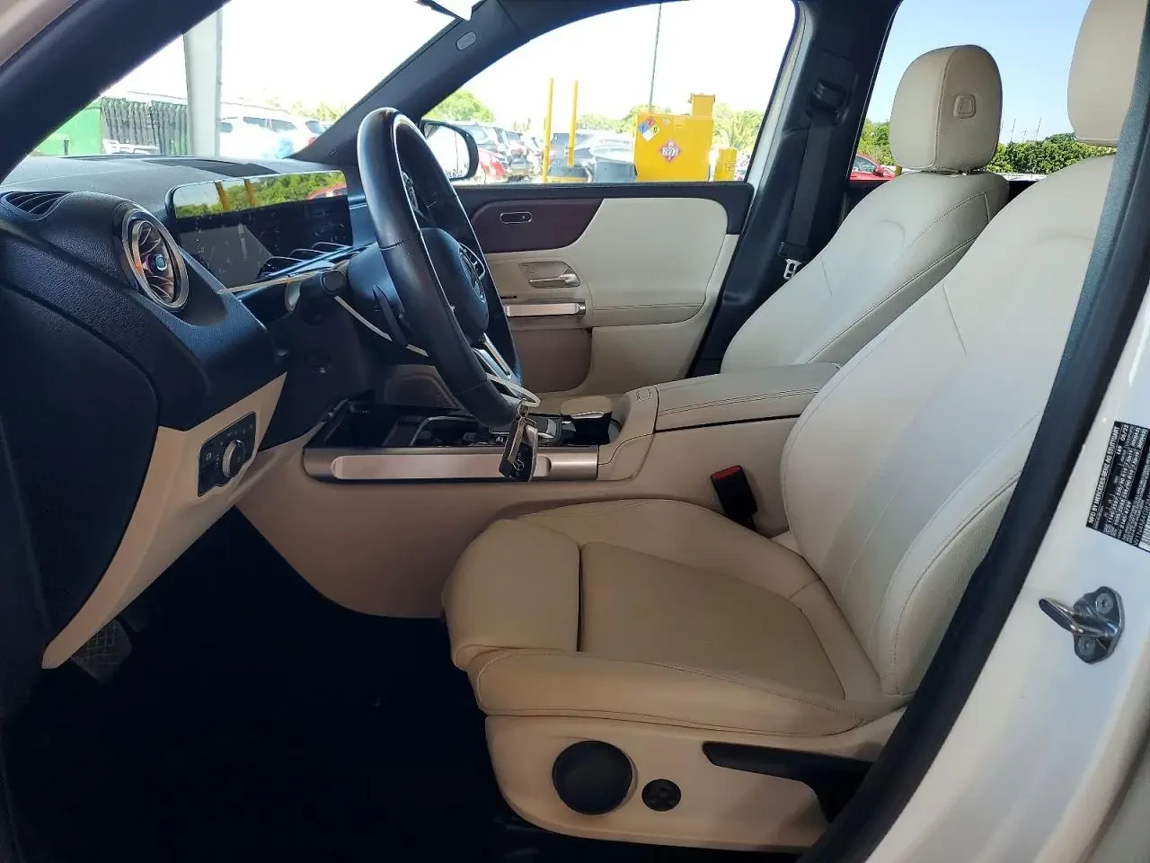 Mercedes-Benz GLB 250, снимка 7 - Автомобили и джипове - 54414836