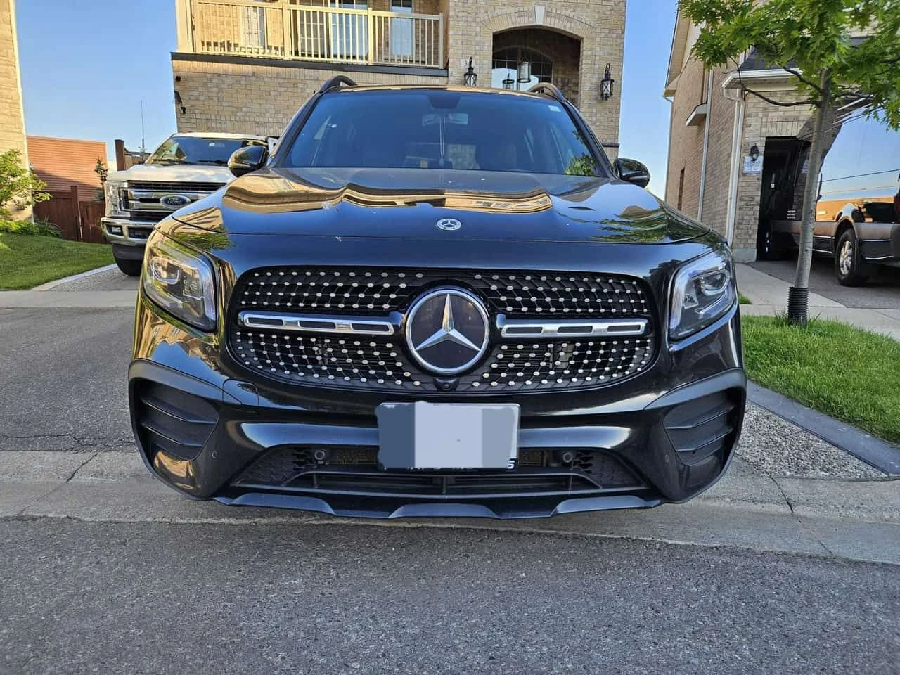 Mercedes-Benz GLB 250 4МАТIC* AMG-PACK* DISTRONIC* AMBIENTO* , снимка 6 - Автомобили и джипове - 54792521