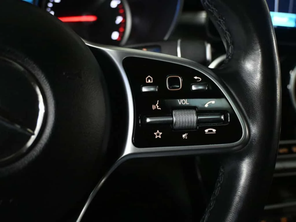 Mercedes-Benz GLC * 300 4MATIC No Accident Ambient Light 360CAM Navi, снимка 15 - Автомобили и джипове - 55296418