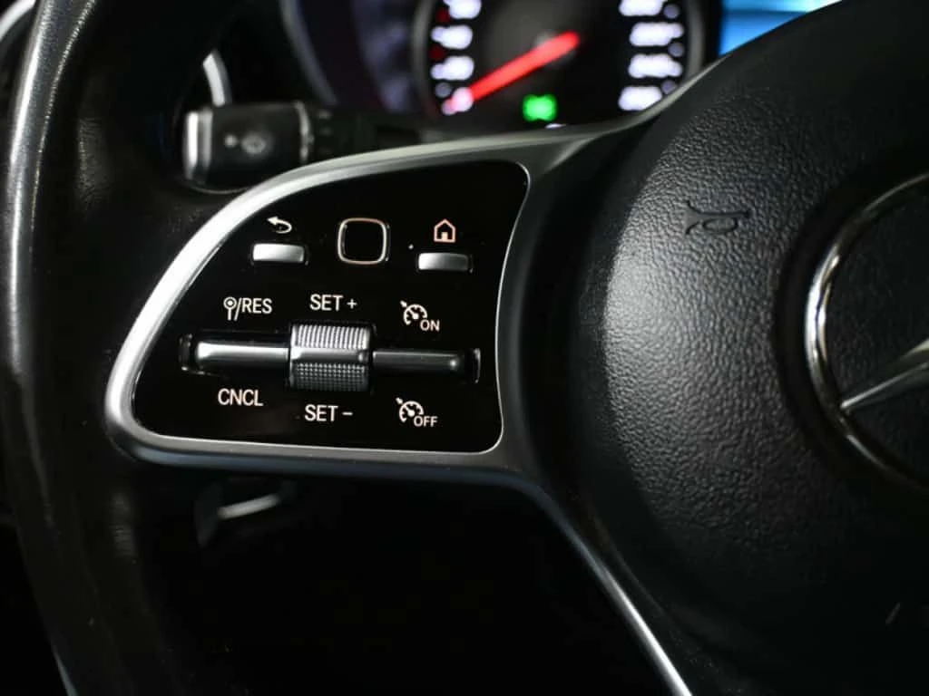 Mercedes-Benz GLC * 300 4MATIC No Accident Ambient Light 360CAM Navi, снимка 14 - Автомобили и джипове - 55296418