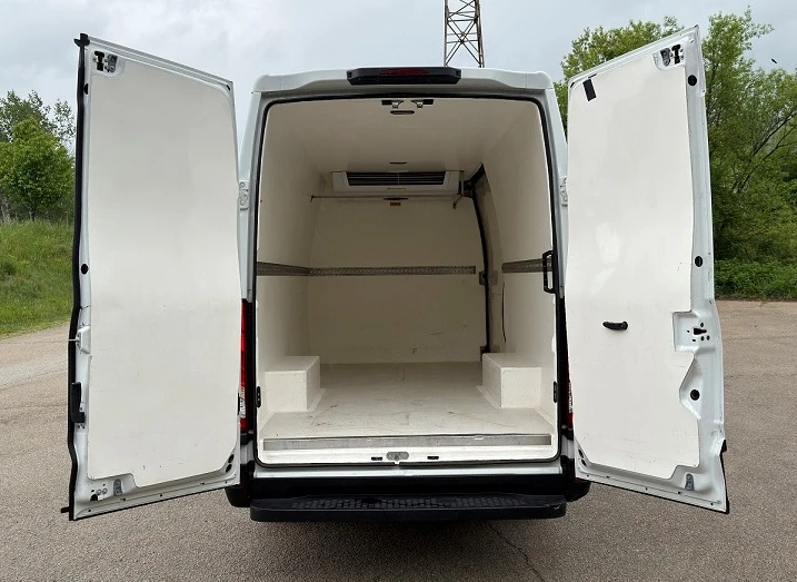 Iveco Daily 35S17* 3.0L* ХЛАДИЛЕН-5* ТОК* СРЕДНА БАЗА, снимка 7 - Бусове и автобуси - 54488272