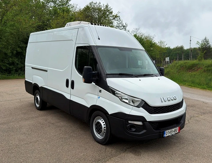 Iveco Daily 35S17* 3.0L* ХЛАДИЛЕН-5* ТОК* СРЕДНА БАЗА, снимка 2 - Бусове и автобуси - 54488272