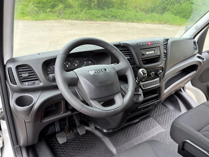 Iveco Daily 35S17* 3.0L* ХЛАДИЛЕН-5* ТОК* СРЕДНА БАЗА, снимка 10 - Бусове и автобуси - 54488272